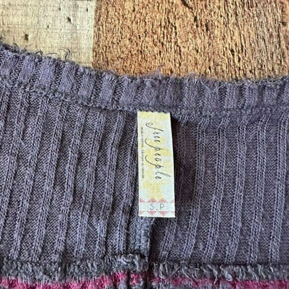 Free People Gray and red scoop neck long sleeve top women's size small - Picture 4 of 7